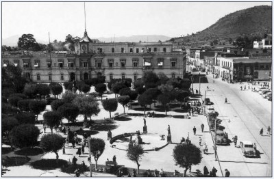 Así lucía hace algunas décadas el primer cuadro de Toluca, conocido como Plaza de los Mártires.